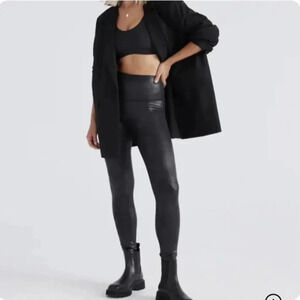 Knix Faux Leather Leggings | Size M